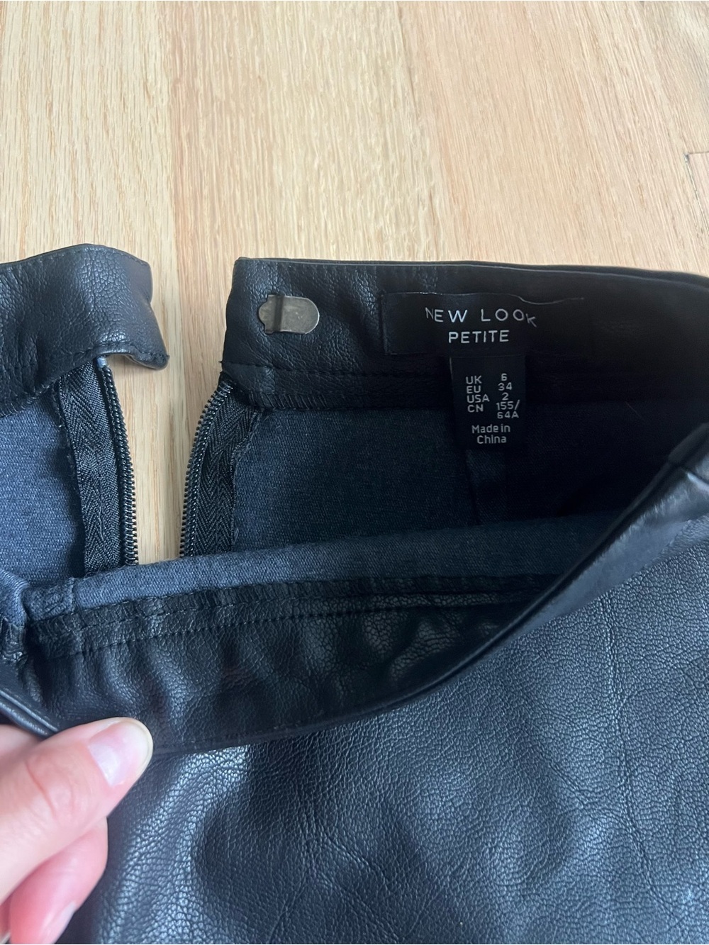 New Look Black Faux Leather Mini Skirt - Picture 3 of 3